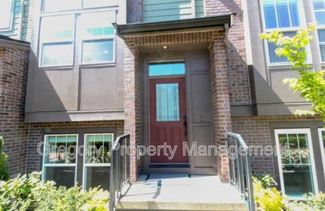 1327 Greenwich Walk Northeast photos photos