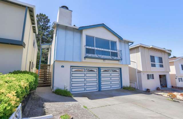 4BR/2BA Pet-Friendly Home with Golden Gate Views, Solar & 2-Car Garage | YouTube Tour photos photos