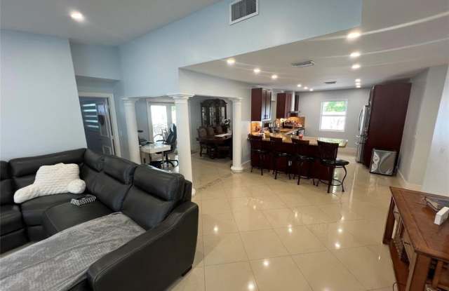 115 SW 34th Avenue photos photos