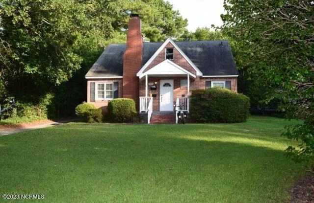 565 N May Street unit: 2 - 565 North May Street, Southern Pines, NC 28387 565 N May Street unit: 2 - 565 North May Street, Southern Pines, NC 28387