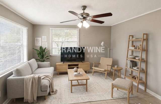7418 La Ventura Drive South Gallery 3