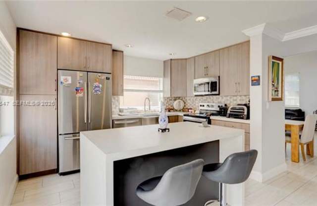 1237 NW 125th Ter SUNRISE, FL 33323 photos photos