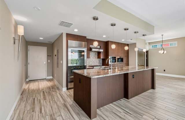1120 E KENNEDY Boulevard W Gallery 3
