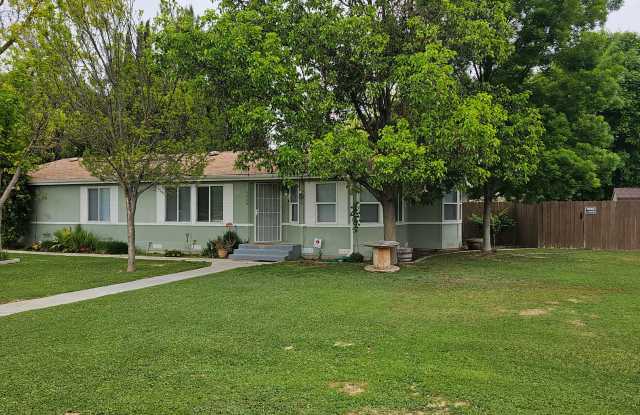 NW Home with Huge Lot - Zoned for Farming photos photos