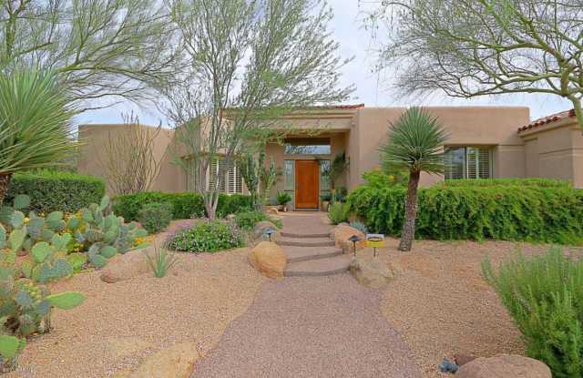 7447 E HIGH POINT Drive Gallery 2