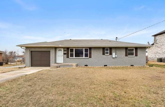 Charming 3-Bedroom Home with Modern Updates  Spacious Yard! photos photos