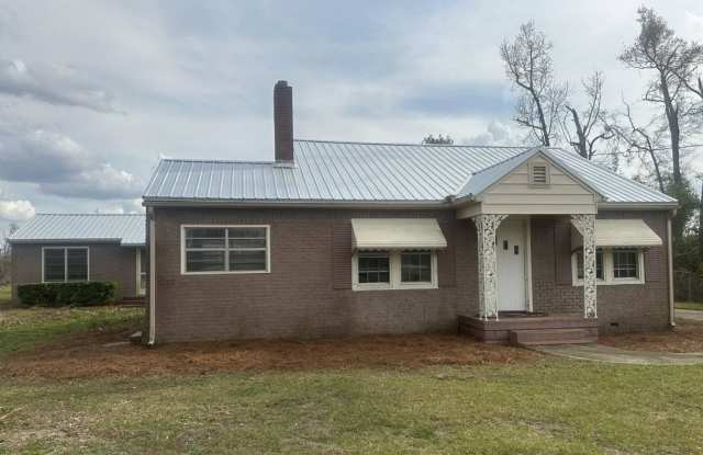 3 Bed/2 Bath Brick Home- Newly Renovated - 65 3rd Street, Glenwood, GA 30428