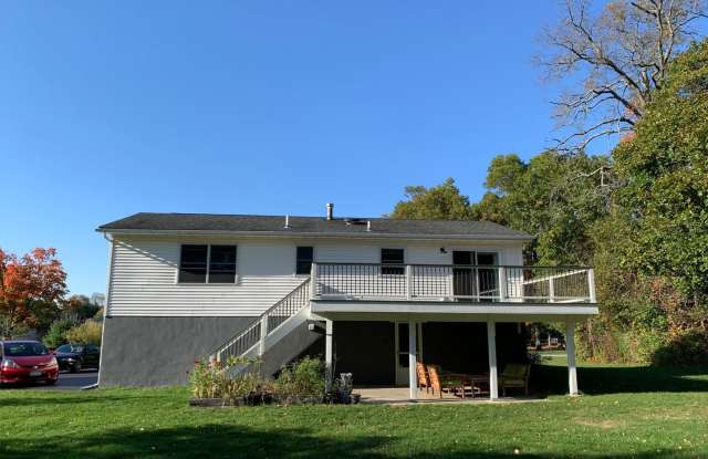 6 Stanley Ln Gallery 2