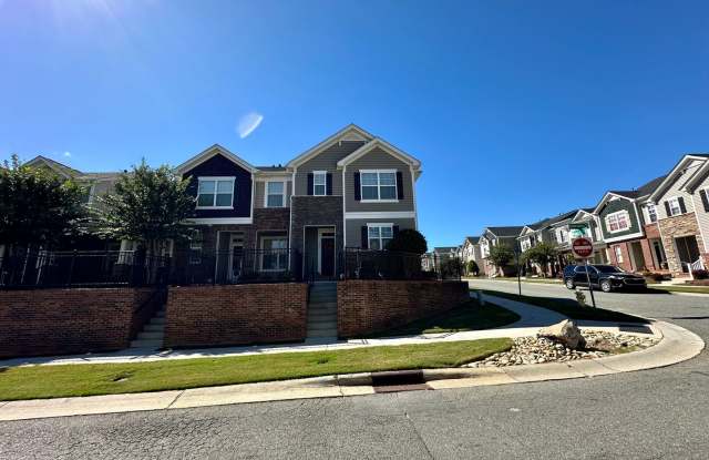 End Unit Townhome! Gallery 3