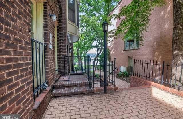 4605 MACARTHUR Boulevard NW Gallery 2