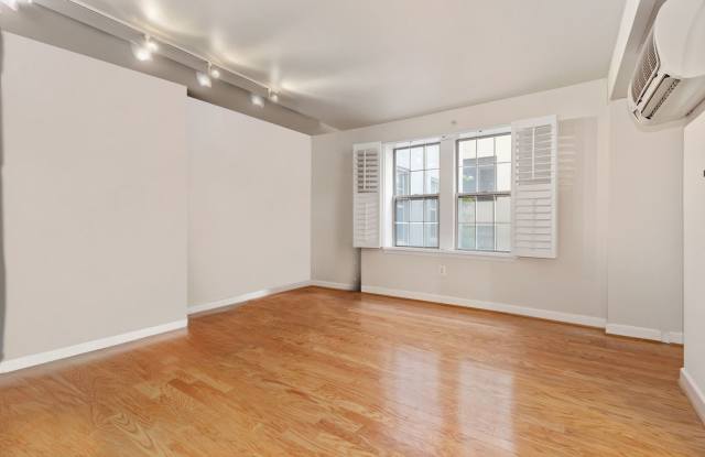 Renovated Studio by Thomas Circle - 1314 Massachusetts Avenue Northwest, Washington, DC 20005