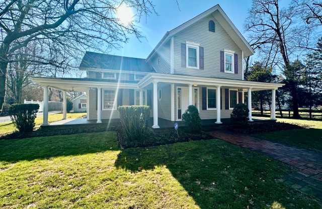 496 North Country Road - 496 North Country Road, Head of the Harbor, NY 11780