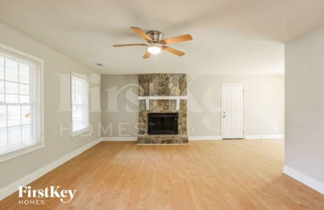 4500 Glory Drive Gallery 3
