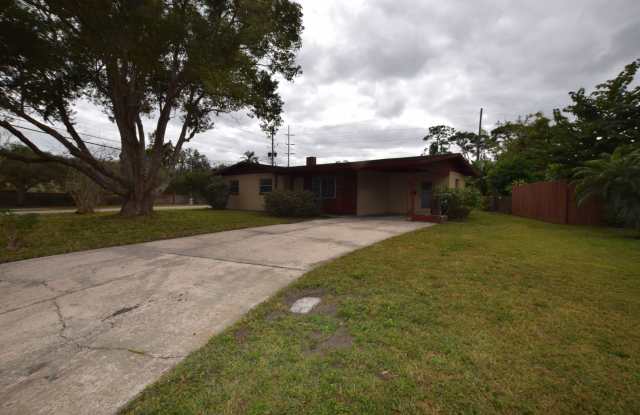 3 Bedroom, 1.5 Baths Single Family Home For Rent at 3538 Kramer Lane Orlando, FL 32806 photos photos