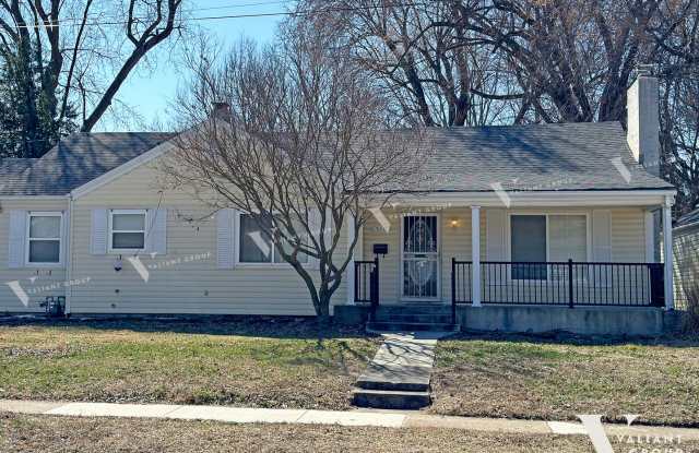 Charming 3-Bedroom, 2-Bathroom Home in Phelps Grove Neighborhood - 510 East Portland Street, Springfield, MO 65807 Charming 3-Bedroom, 2-Bathroom Home in Phelps Grove Neighborhood - 510 East Portland Street, Springfield, MO 65807