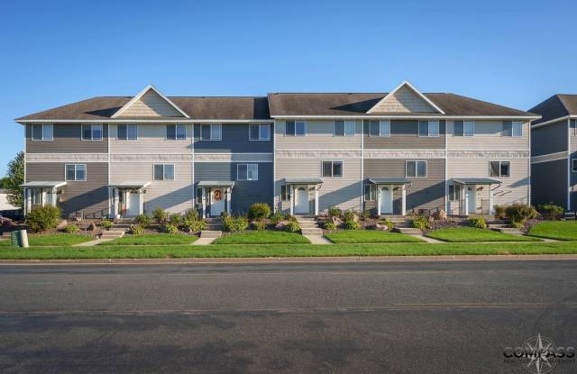 TOWNHOME CONVENIENTLY LOCATED WITH IN-UNIT LAUNDRY - LEASING SPECIALS APPLY! Gallery 1