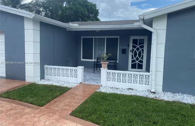 3500 NW 32nd Ct photos photos