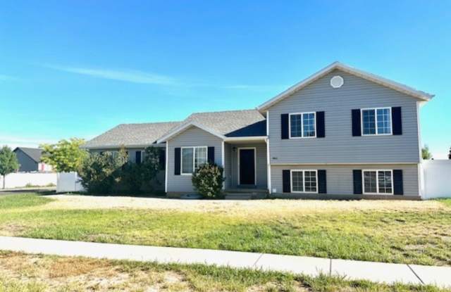 1043 E Hyrum Blvd - 1043 Hyrum Boulevard, Hyrum, UT 84319 1043 E Hyrum Blvd - 1043 Hyrum Boulevard, Hyrum, UT 84319