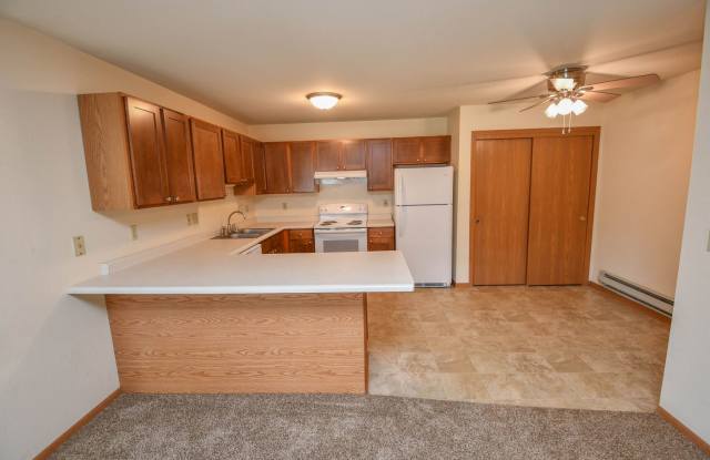 Deer Creek Apartments 2 Gallery 4