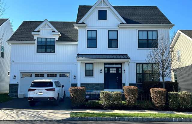 13 PETTITS BRIDGE Road photos photos