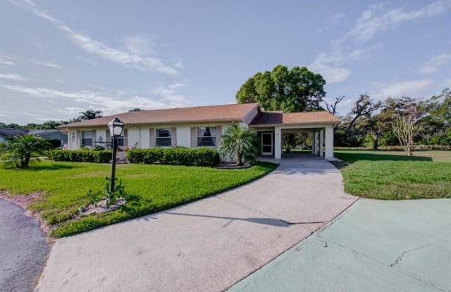 503 FALKIRK COURT - 503 Falkirk Court, Sun City Center, FL 33573