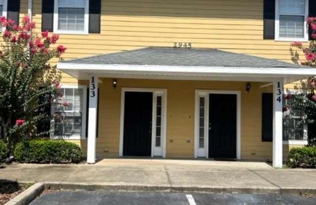 Great Location for this 2 bedroom 2 1/2 bath in Woods Edge South photos photos