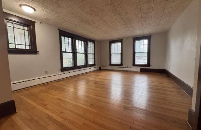 216 W Main photos photos