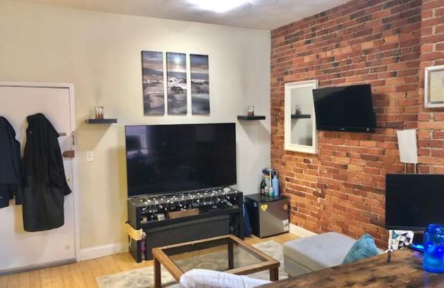 Charming Back Bay 1-Bedroom - No Broker Fee Gallery 4