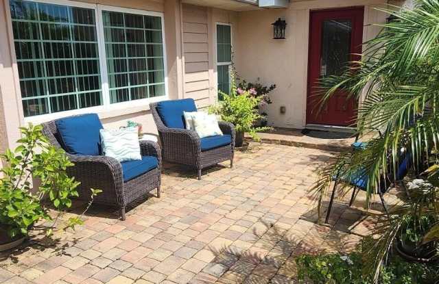 610 Palm Drive Gallery 2