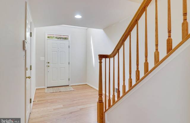 4037 FAIRFAX CENTER HUNT TRL Gallery 3