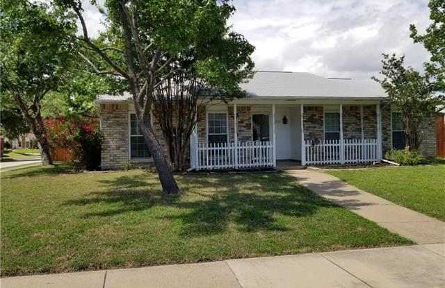 5000 Watkins Circle - 5000 Watkins Circle, The Colony, TX 75056