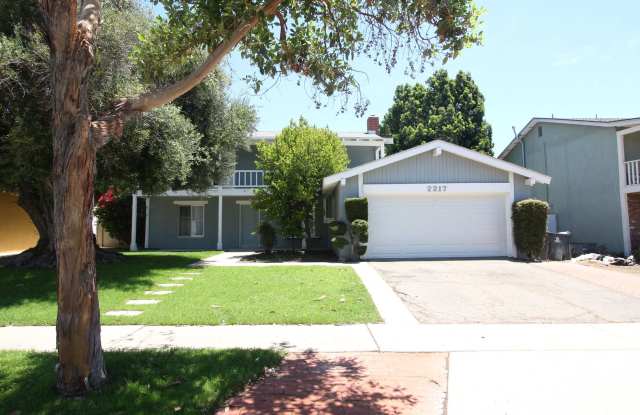 Updated and Spacious 5BR Home photos photos