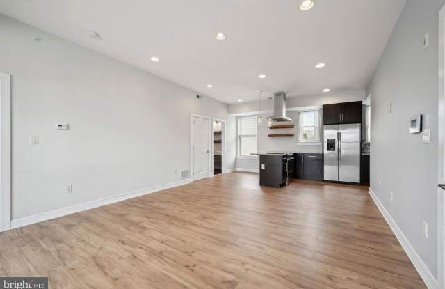 714-24 N CHADWICK Street Gallery 3