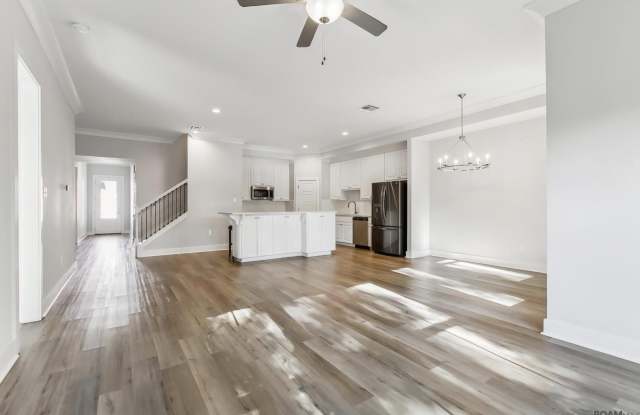 9024 Southlawn Dr Gallery 2