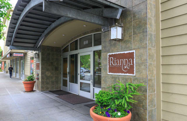 Rianna Gallery 4