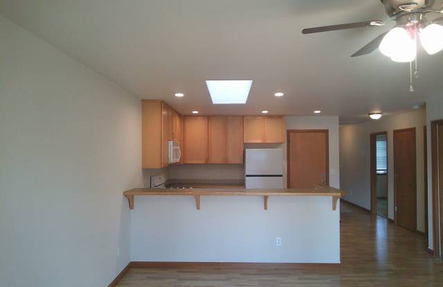 2 Bedroom Duplex in Burlington Gallery 4