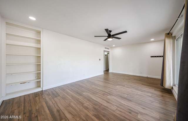 3813 W Meadowbrook Avenue Gallery 4