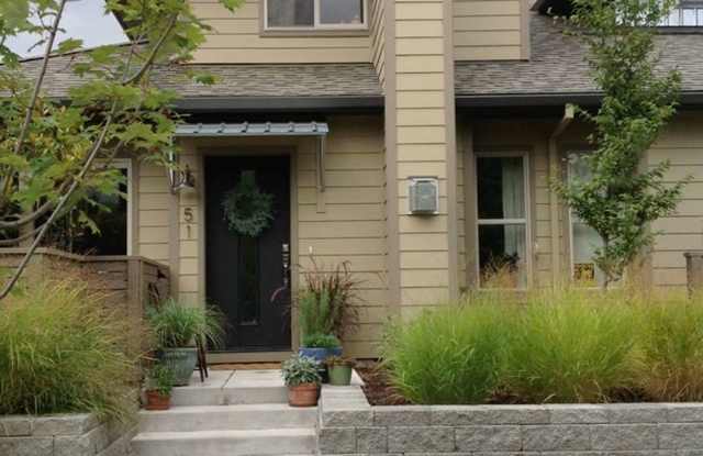 Stunning town home in the Ridgeview Place Townhome Community... Close to town! photos photos