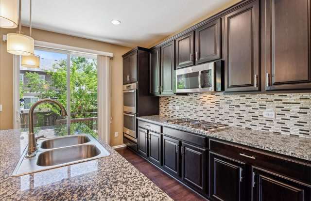 **Stunning 5 Bed, 3 1/2 Bath Home for Rent in Englewood CO** Gallery 4
