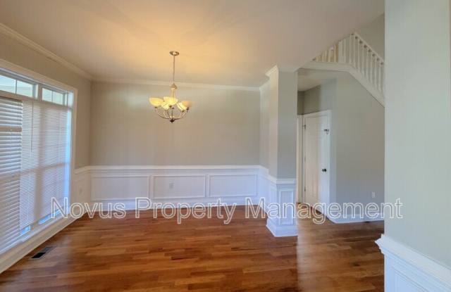 323 Crest Pointe S Gallery 4