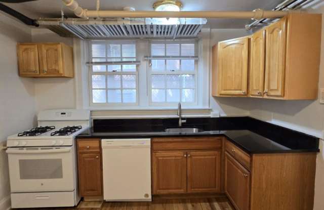 1454 Oak St. photos photos