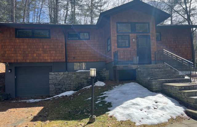3 bedroom, less than 1 mile to Dartmouth Green - 1 Barrett Road, Hanover, NH 03755