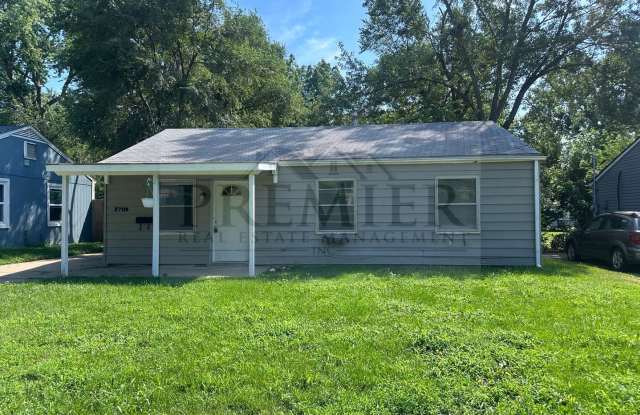 2709 Highland Dr KCKS - 3 bed / 1 bath house for rent - Rent $1299 - Deposit $1299 photos photos