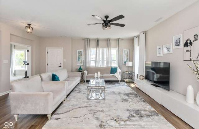 7228 Lockford Walk N Gallery 3