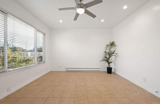 Great Value for this One Story Condo Rental Gallery 3