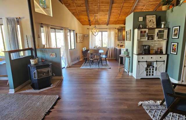 2-Bedroom Home for Rent with Beautiful Views photos photos