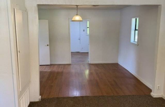824 S Bell Gallery 3