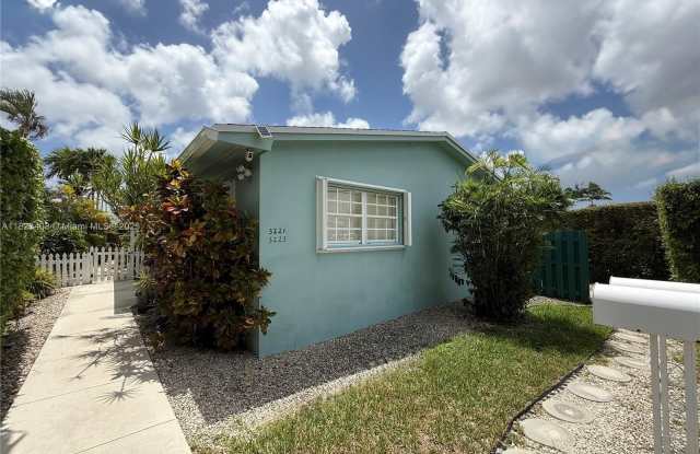 3223 SW 91st Ave photos photos