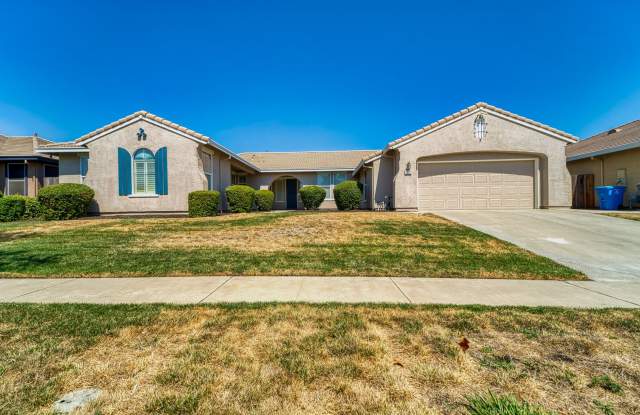 Stunning 4-Bedroom Home with Spacious Yard - 1117 Broken Spur Way, Plumas Lake, CA 95961