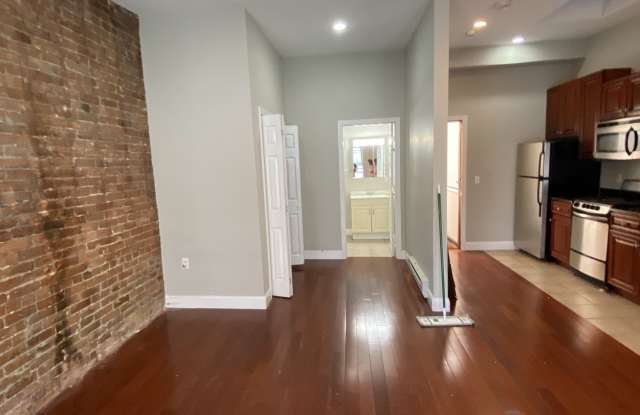 250 Newbury St Gallery 2